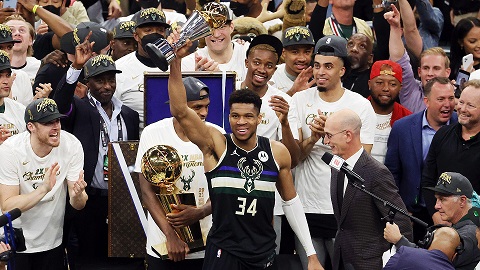 Giannis Antetokounmpo estuvo a la altura de las expectativas de Milwaukee Bucks para ganar la final